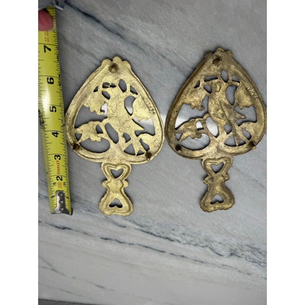Vtg Gold Tone Brass Trivet Heart‎ Shaped Bird Hot Pan Plate Holder Made in Japan